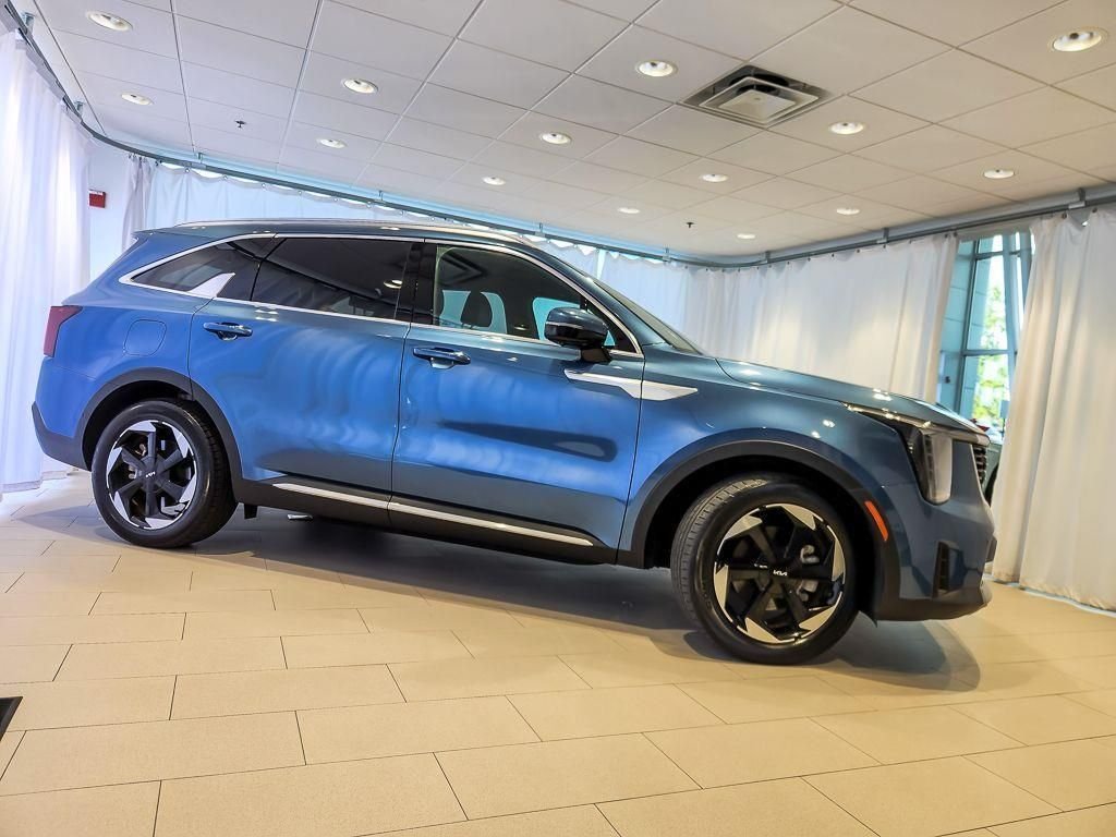 Used 2025 Mineral Blue Kia SX Prestige image 5