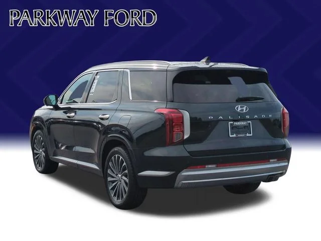 Used 2023 Green Hyundai Calligraphy image 3
