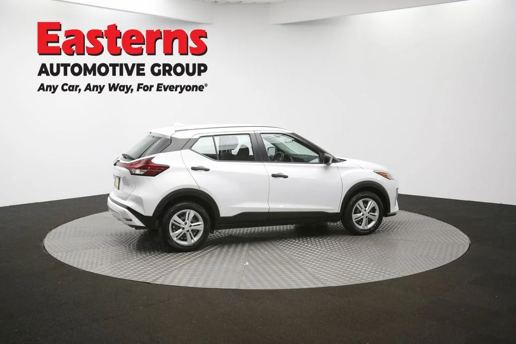 Used 2022 White Nissan S image 43