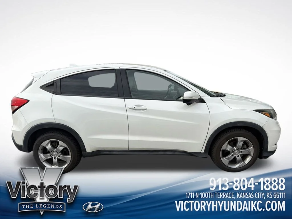 Used 2017  Honda EX image 5