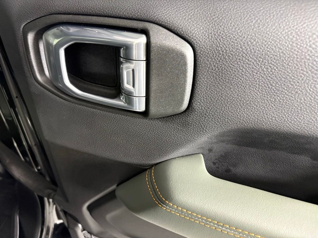 New 2026 Black Clearcoat Jeep Mojave X image 17