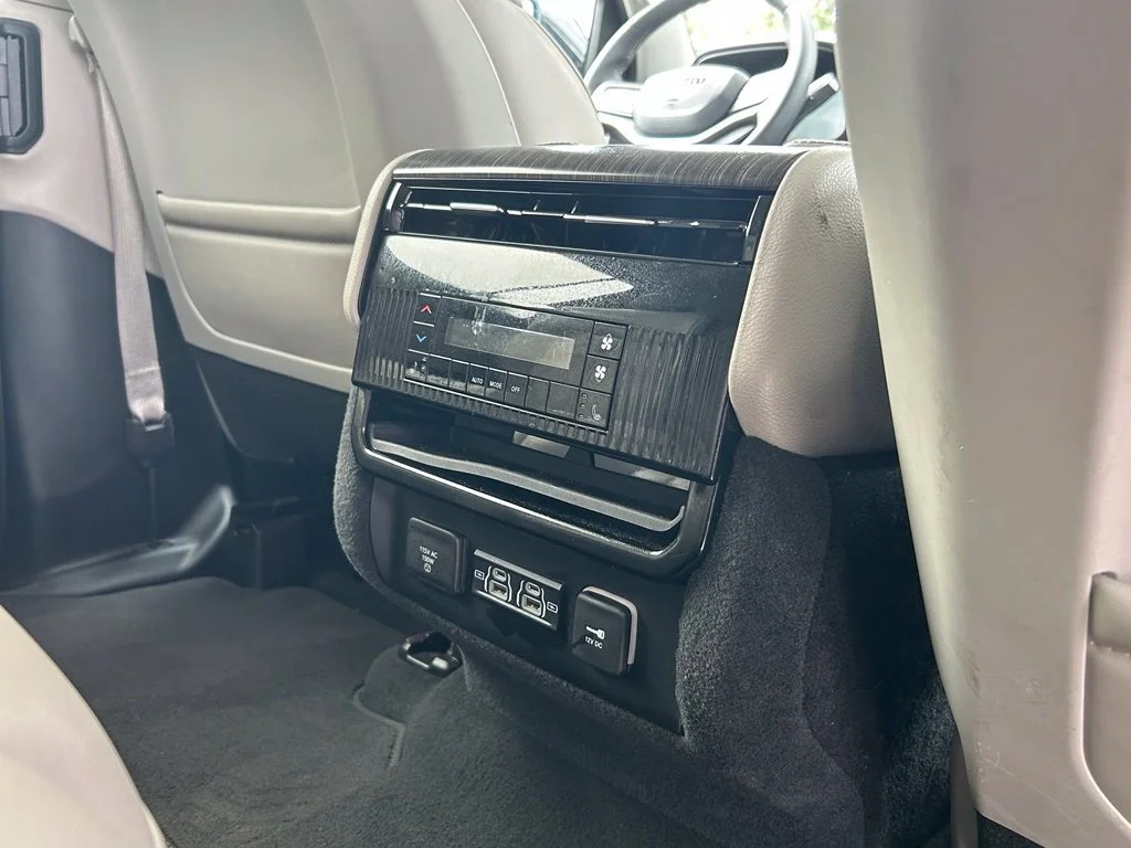 Used 2024 White Jeep Series II image 35