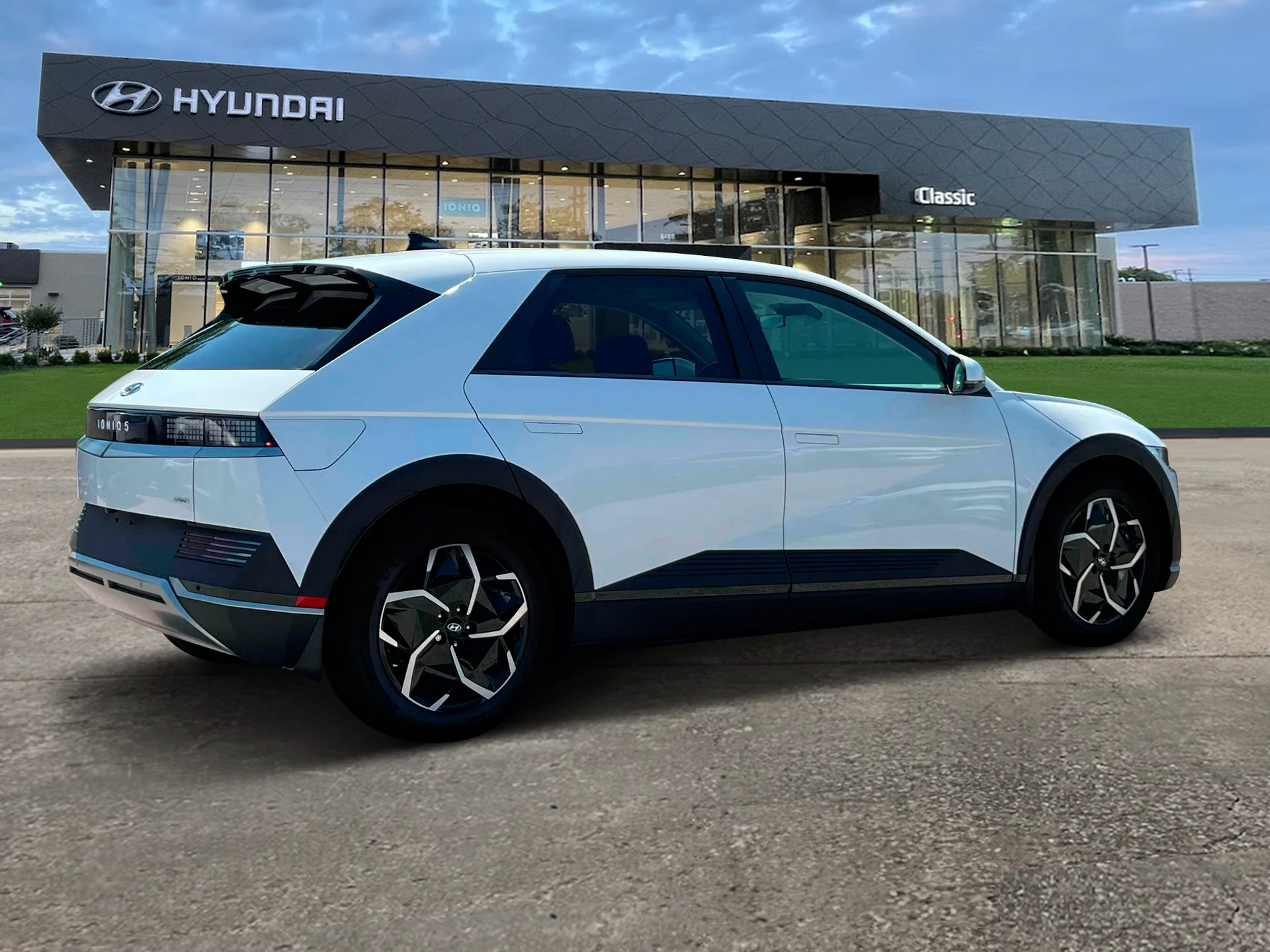 New 2024 Atlas White Hyundai SE image 8
