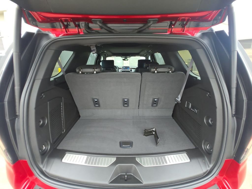 Used 2022 Red Chevrolet High Country image 12