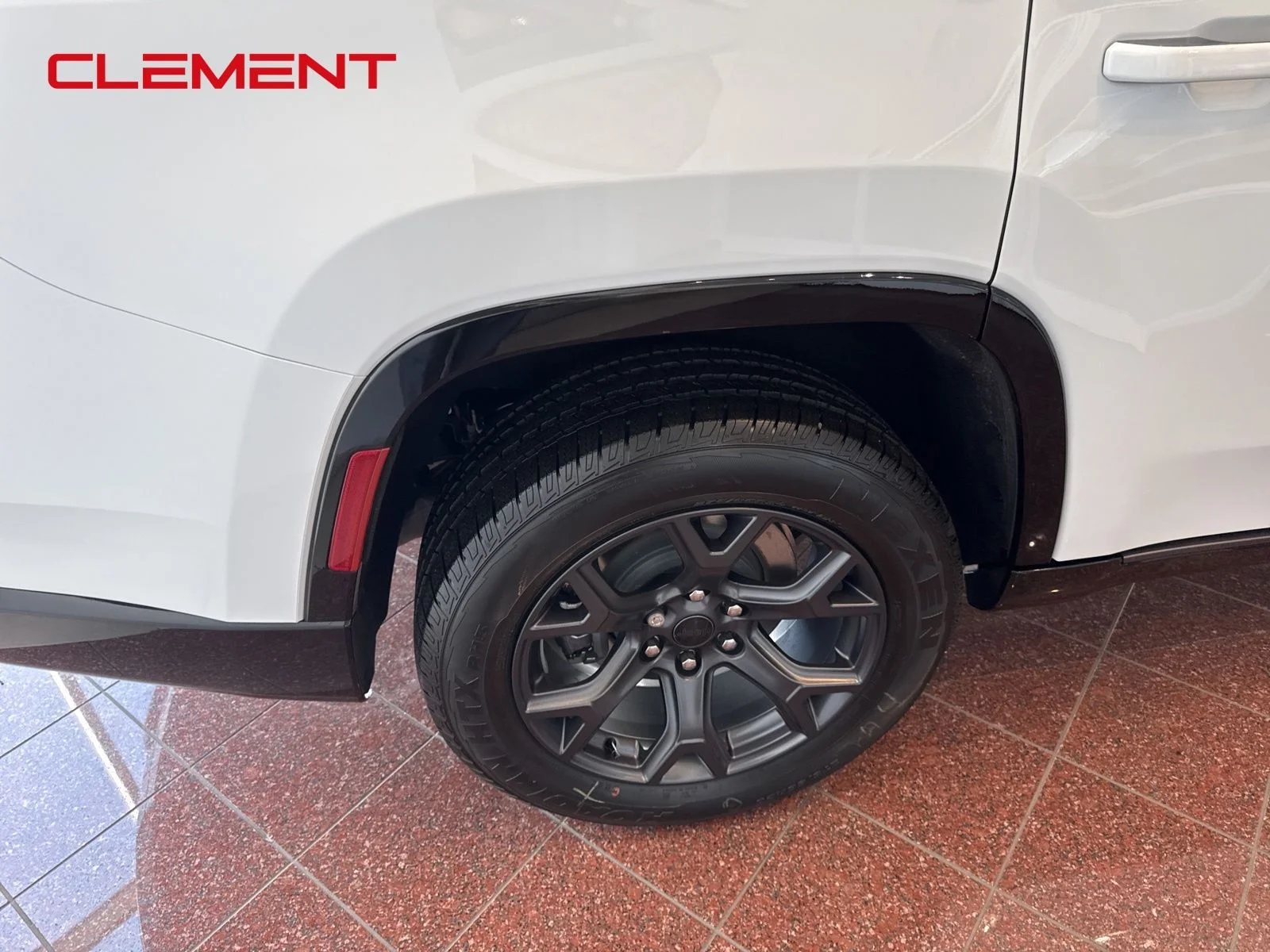 New 2026 Bright White Clear-Coat Exterior Paint Jeep Limited Altitude image 8