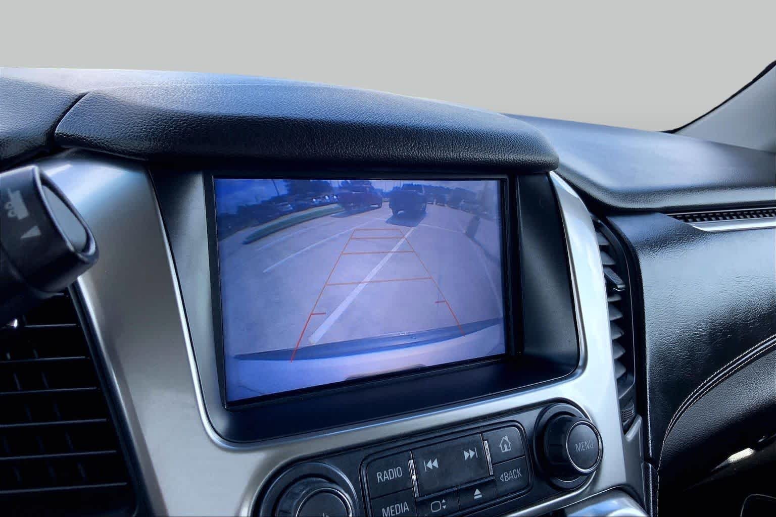 Used 2018 Silver Ice Metallic Chevrolet Premier image 29