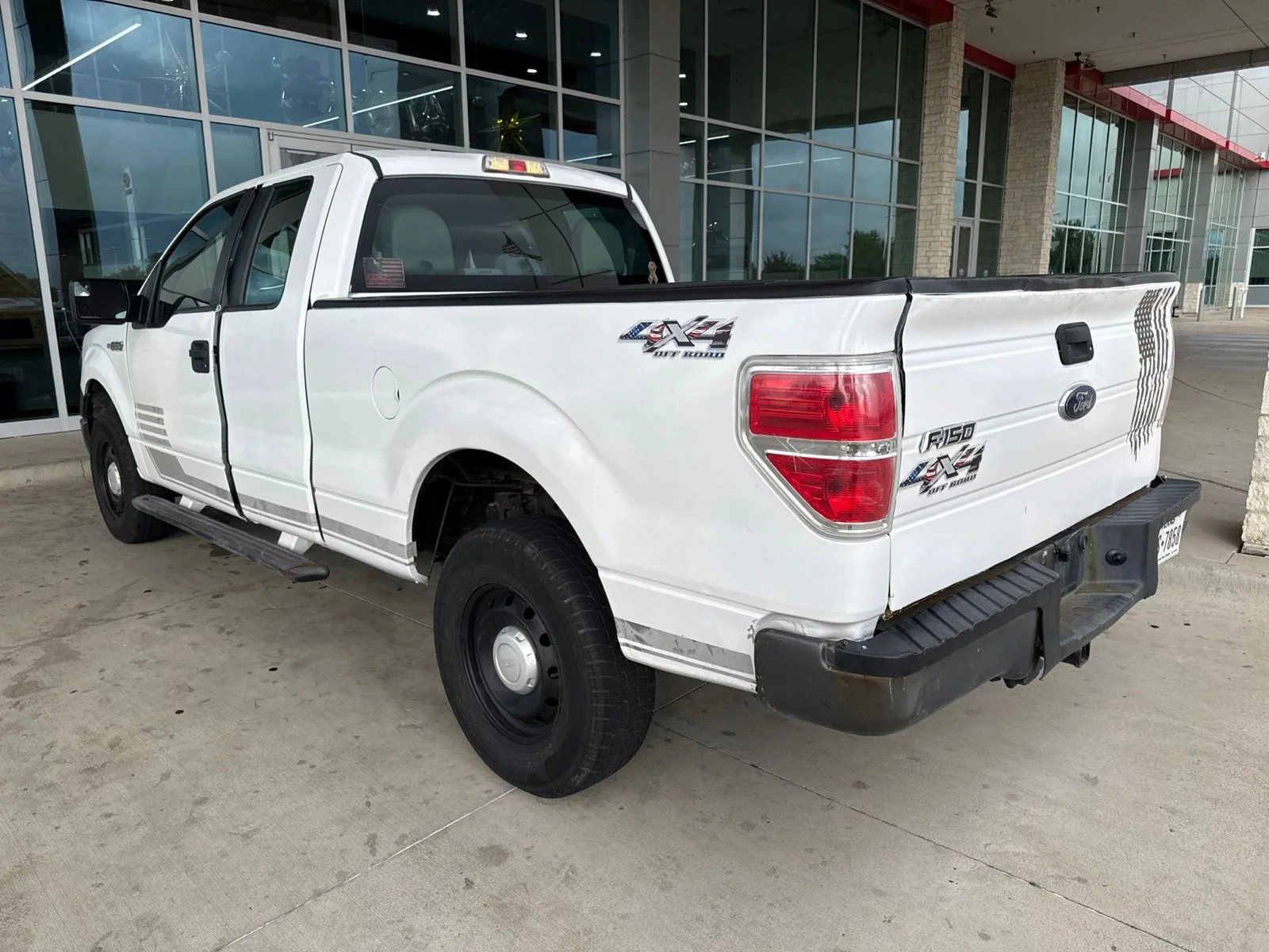Used 2014 White Ford XL image 5