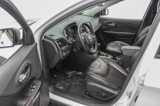 Used 2019 White Jeep Trailhawk 4x4 image 15