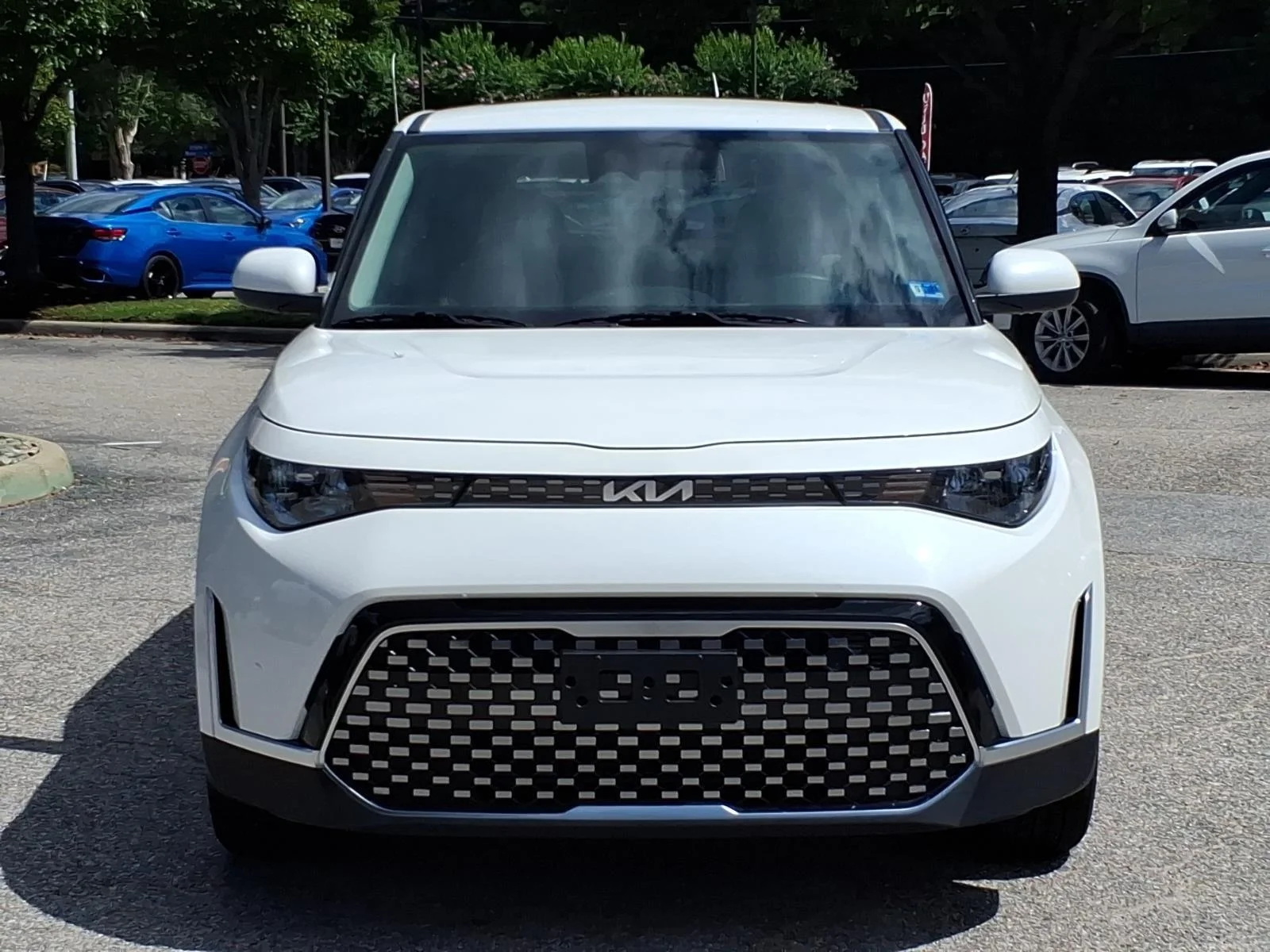 Used 2025 Snow White Pearl Kia EX image 2