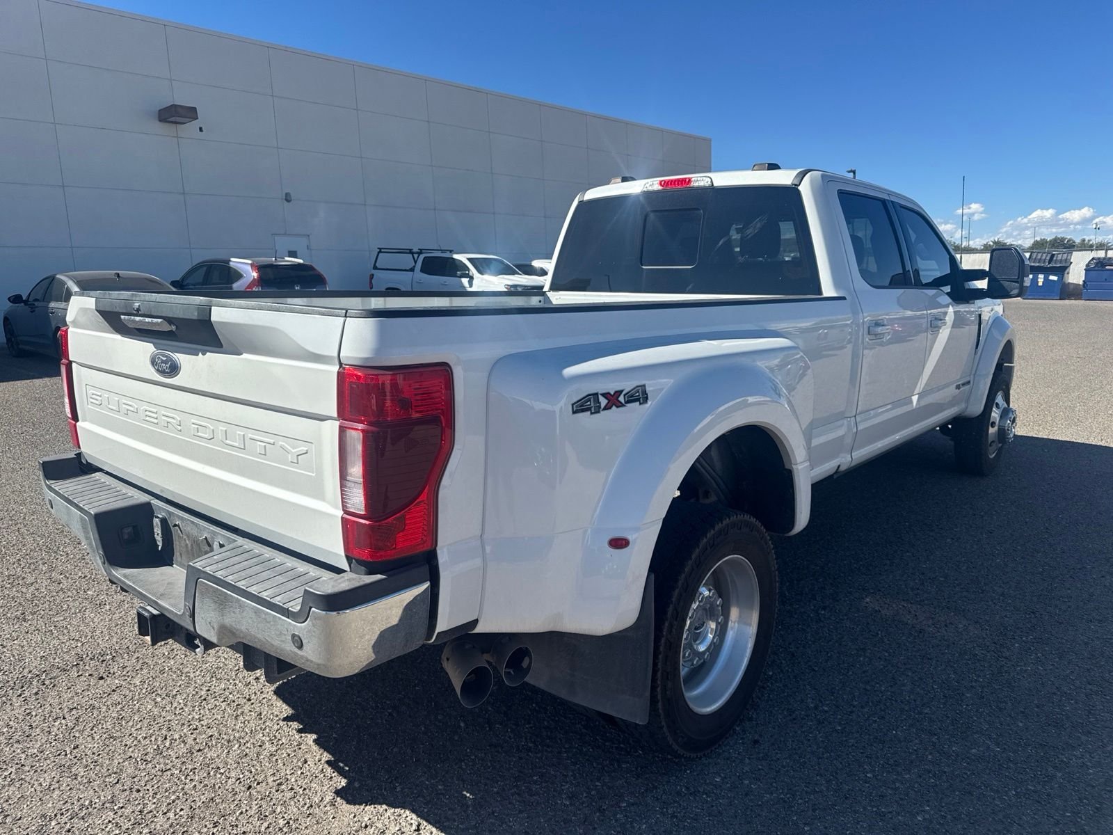Used 2022 Star White Metallic Tri-Coat Ford Lariat image 5