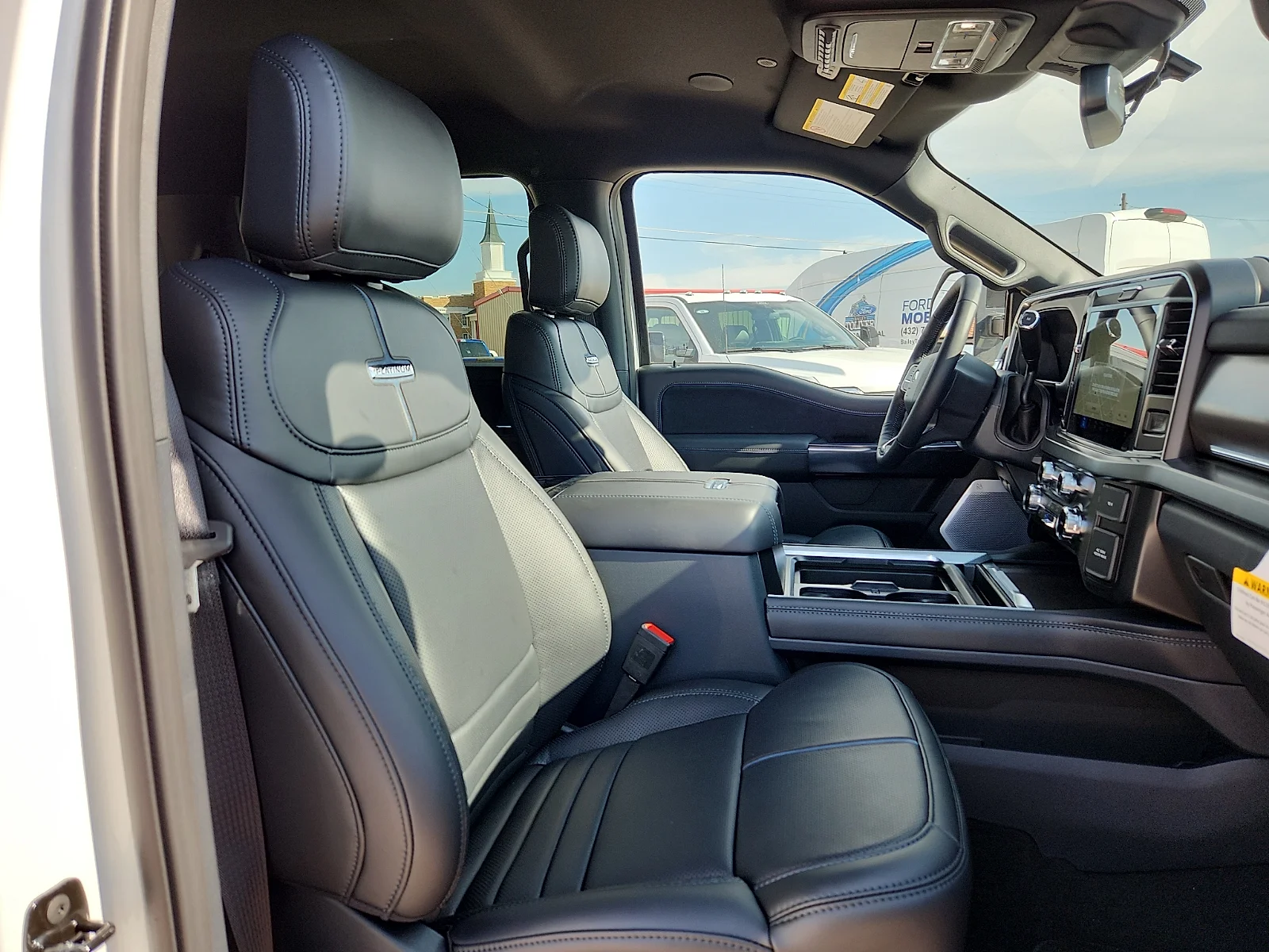 New 2027 Star White Metallic Tri-Coat Ford Platinum image 20