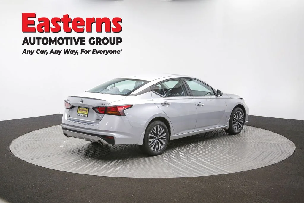 Used 2023 Silver Nissan 2.5 SV image 44