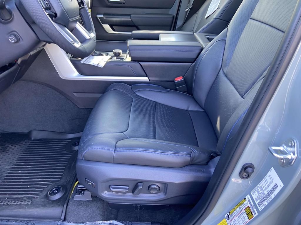 2025 Toyota Tundra Platinum - Photo 18