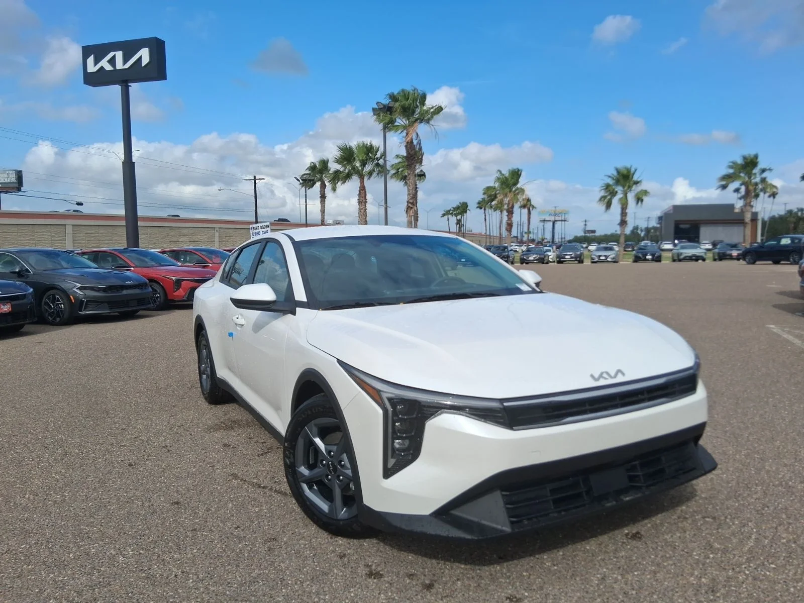 2026 Kia K4 LXS AT's photo