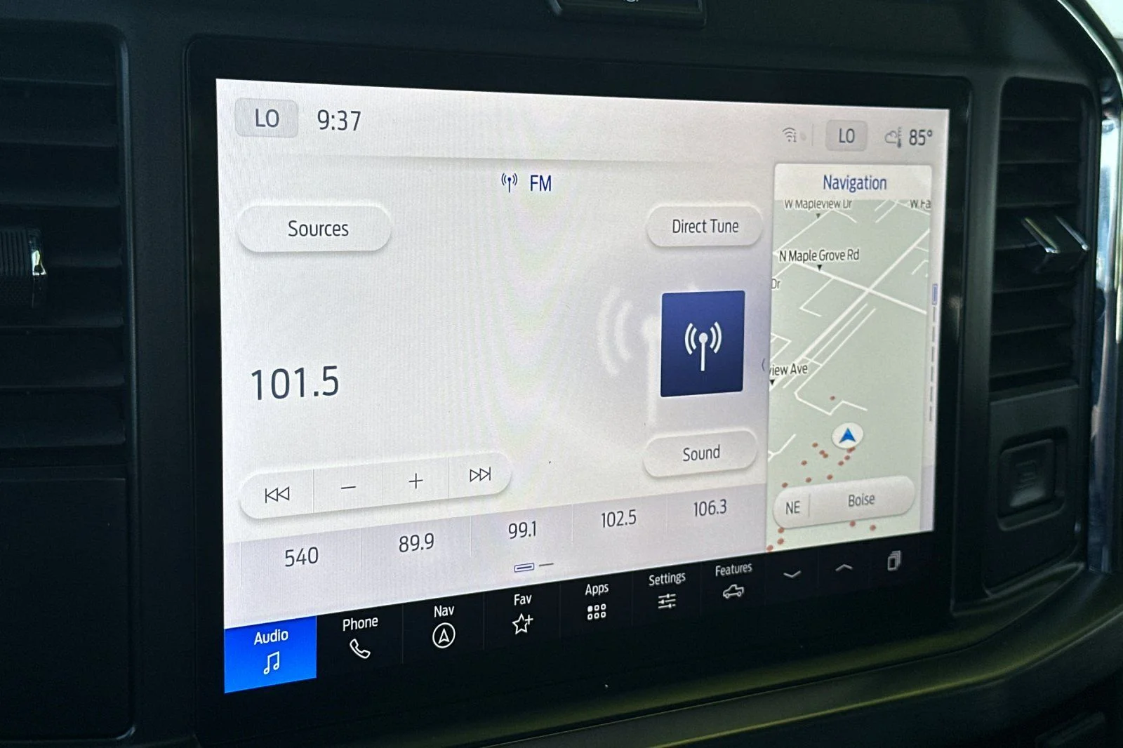 Used 2025  Ford Lariat image 17