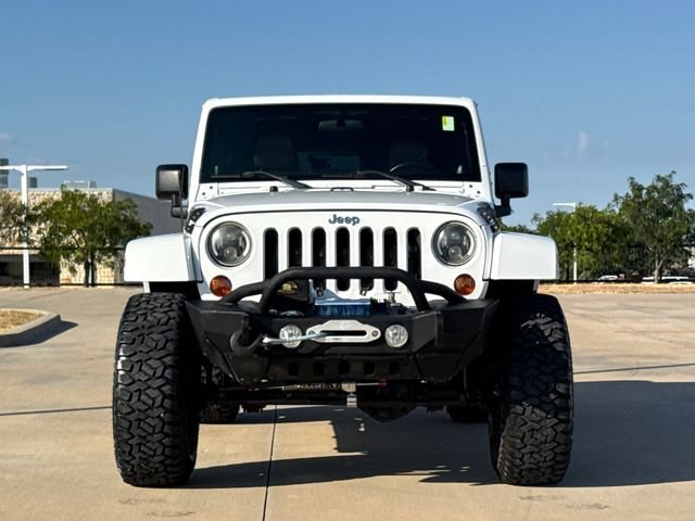 Used 2012 White Jeep Unlimited Rubicon image 2