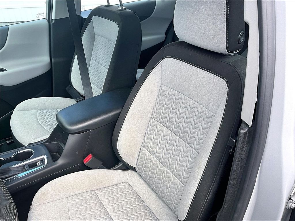 Used 2022 Silver Ice Metallic Chevrolet LS image 10
