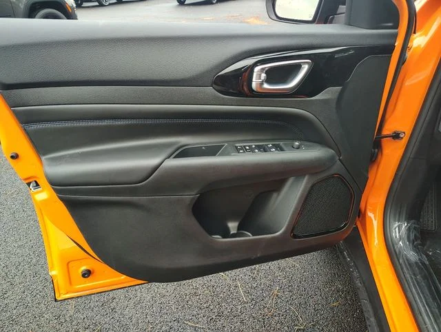 New 2026 Joose Exterior Paint Jeep Latitude image 8