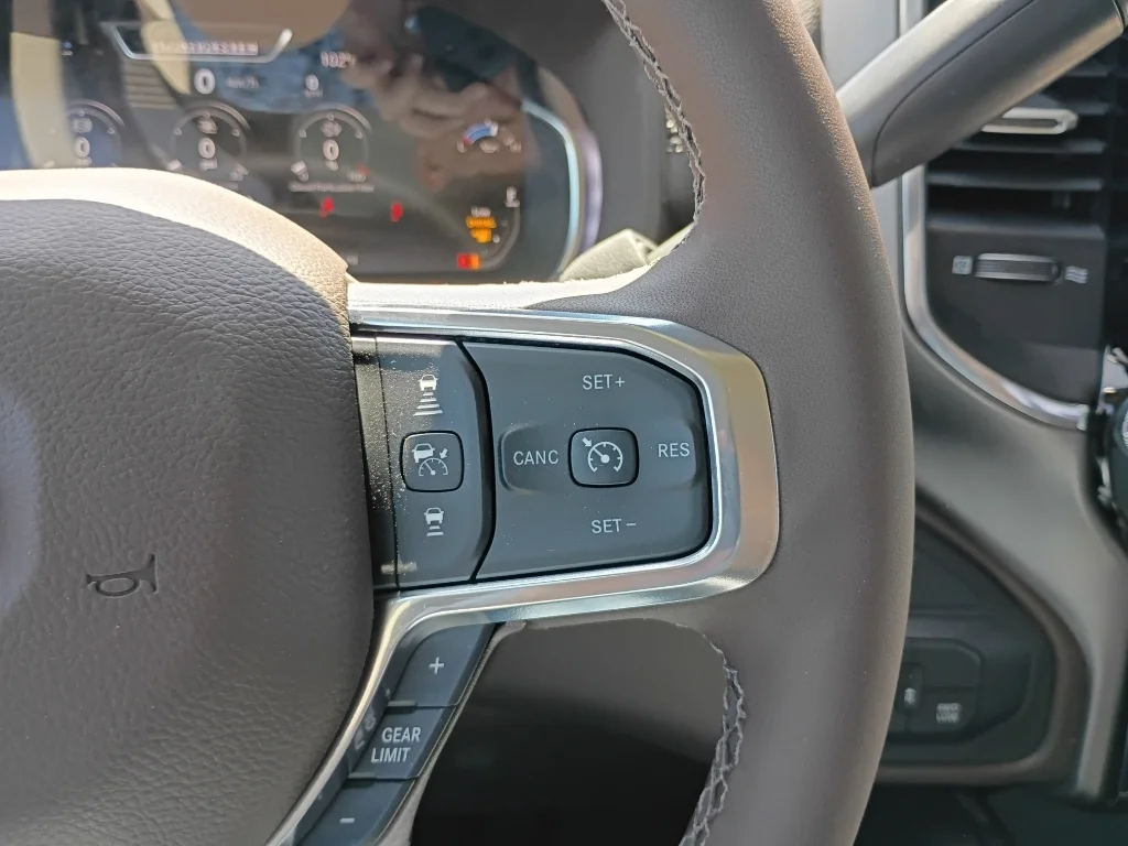 New 2026 Bright White Clear-Coat Exterior Paint RAM Laramie image 31