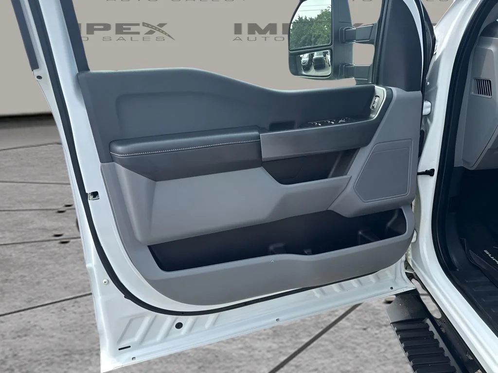 Used 2024 White Ford XLT image 15