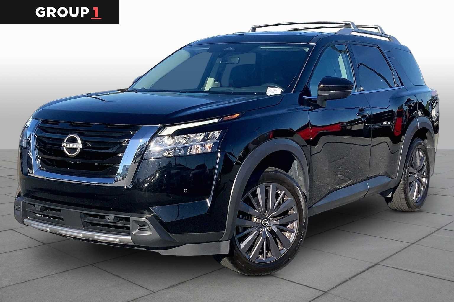 2023 Nissan Pathfinder SL 2WD's photo