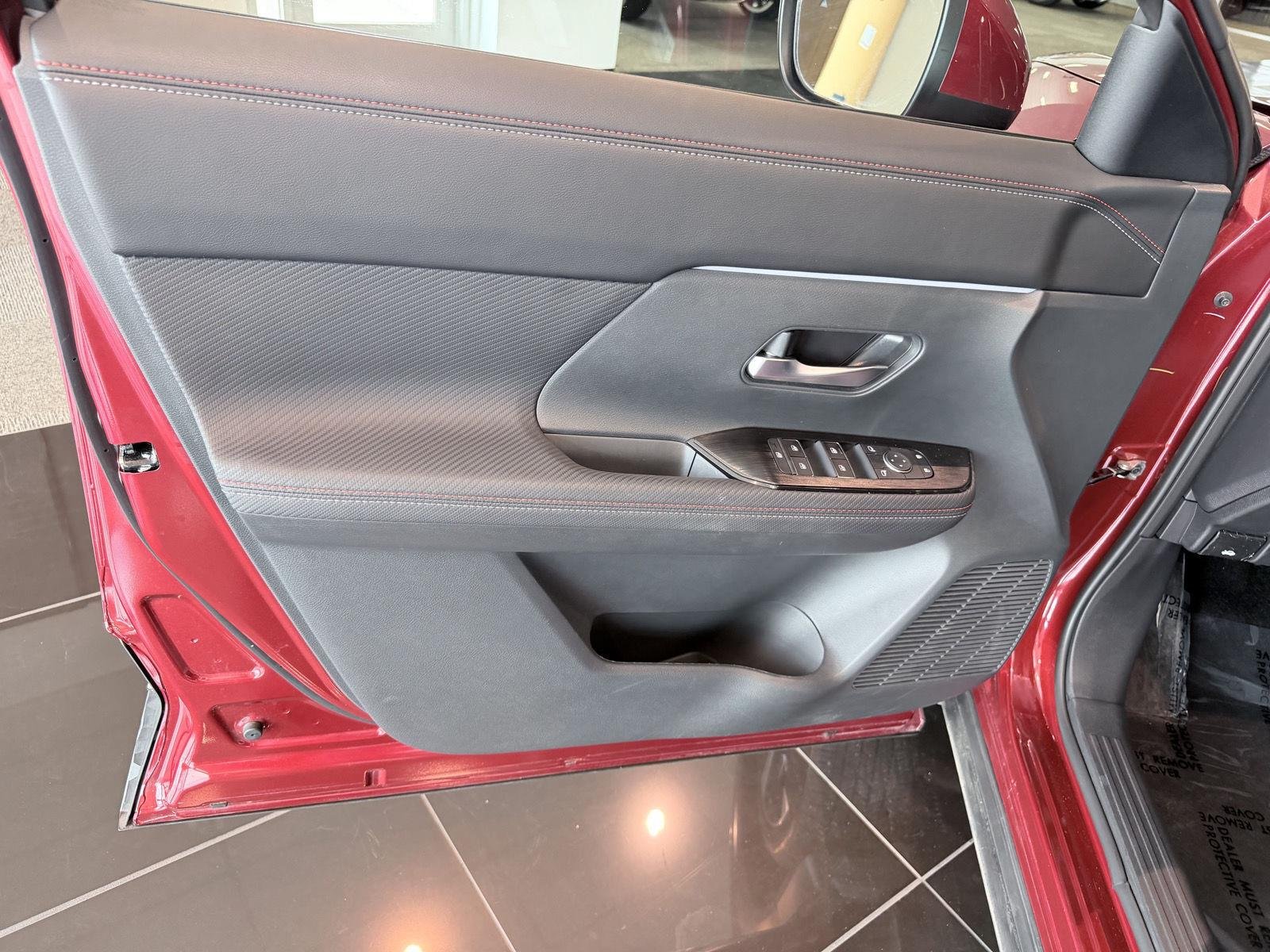 Used 2025 Scarlet Ember Tintcoat Nissan SR image 32
