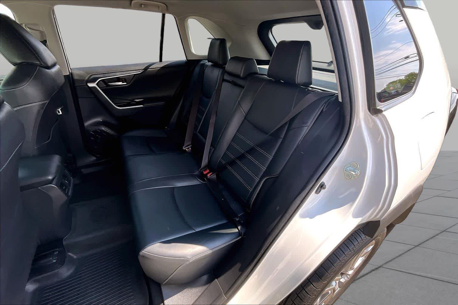 Used 2019 Blizzard Pearl Toyota Limited image 21