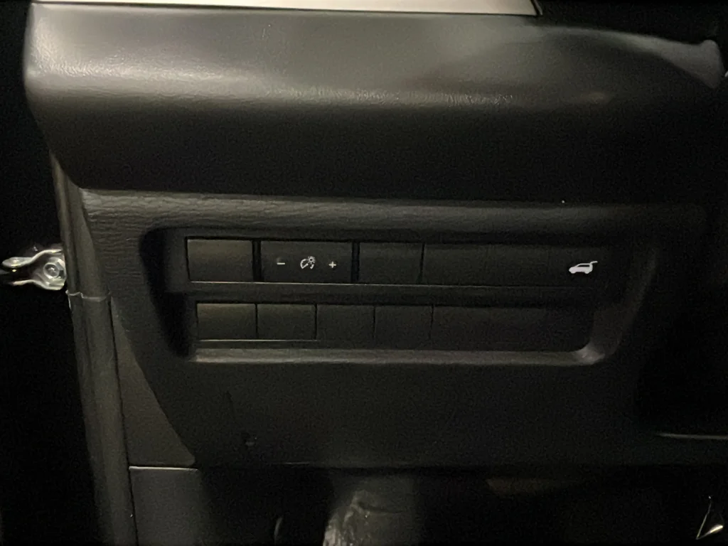 Used 2024 Black Mitsubishi SE image 28