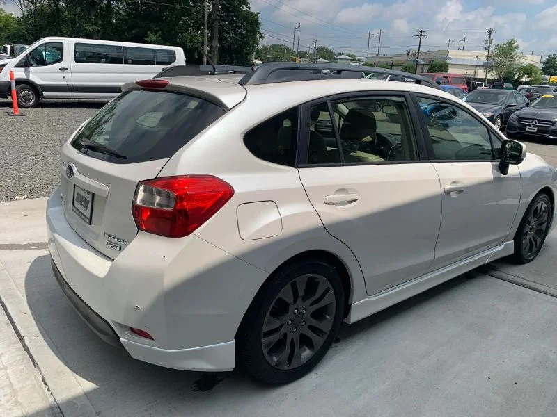 Used 2012 White Subaru 2.0i Sport Limited Wagon 4D image 17