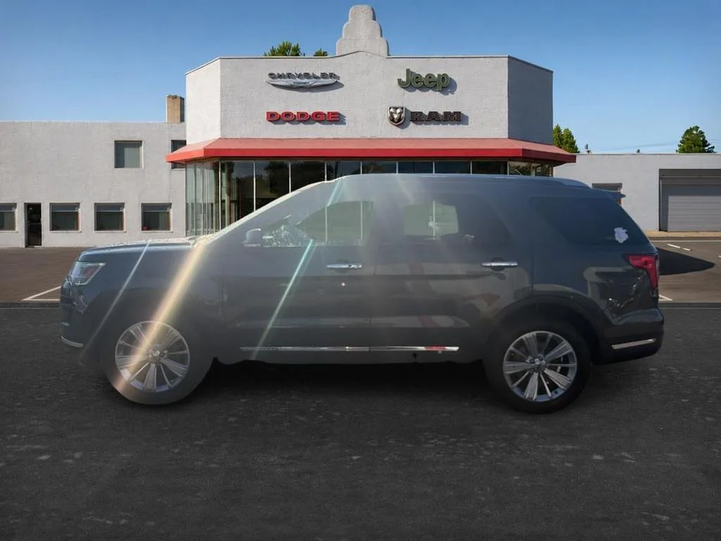 Used 2019 Magnetic Metallic Ford Limited image 3