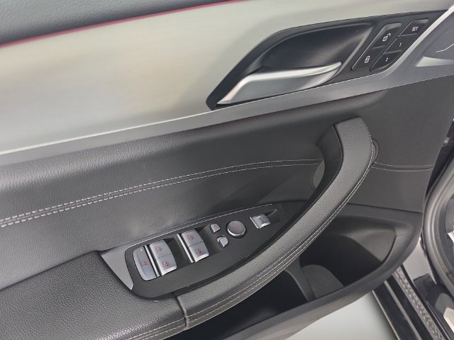 Used 2021 Black Sapphire Metallic BMW M40i image 10