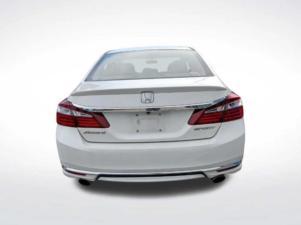 Used 2016  Honda Sport image 7