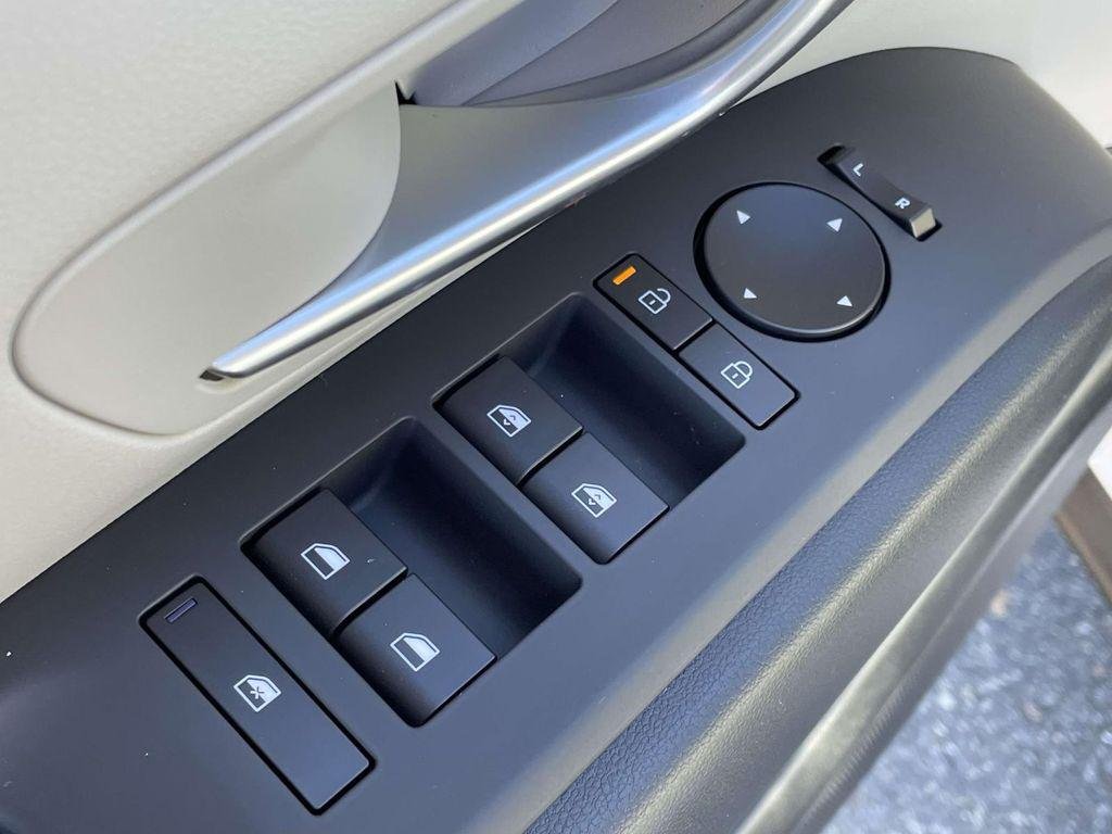 New 2026 White Hyundai SEL image 15