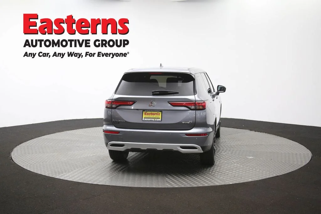 Used 2023 Silver Mitsubishi SE image 38