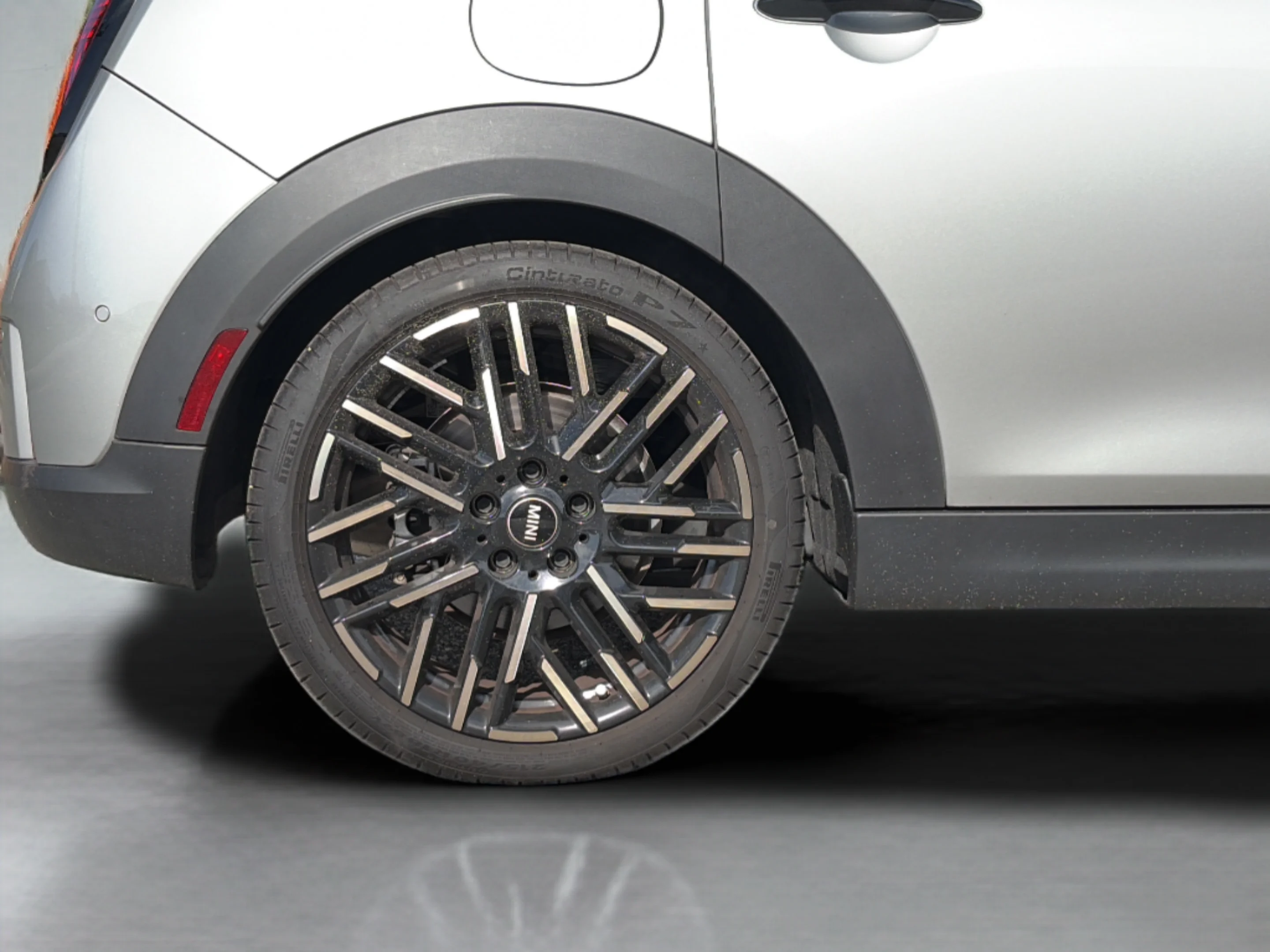 Used 2025 Silver MINI Cooper image 28