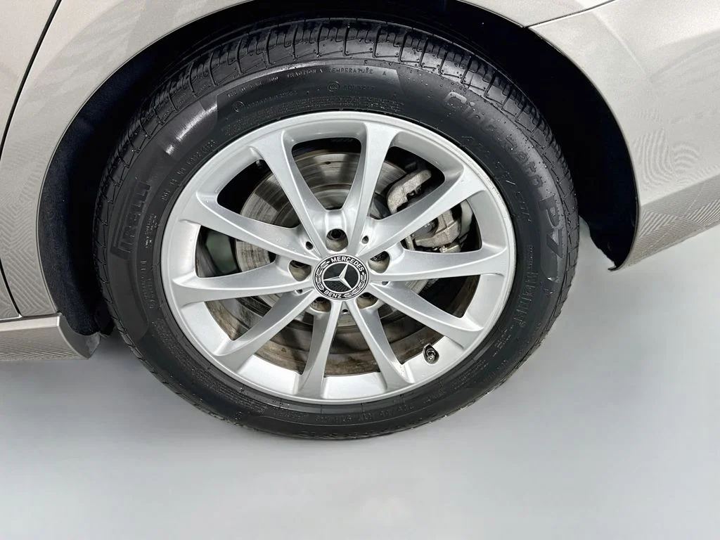 Used 2019  Mercedes-Benz A 220 image 32