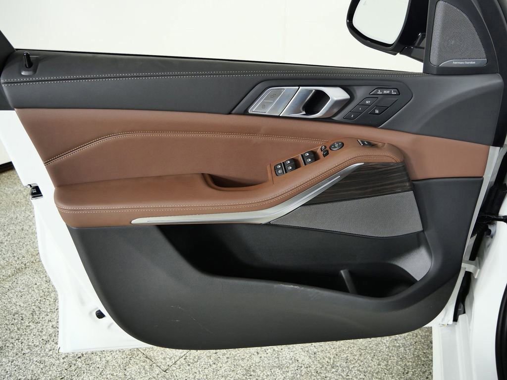 Used 2026 White BMW xDrive40i image 37