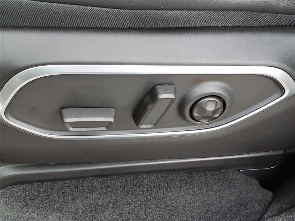 2025 Jeep Wagoneer L Series II - Photo 6