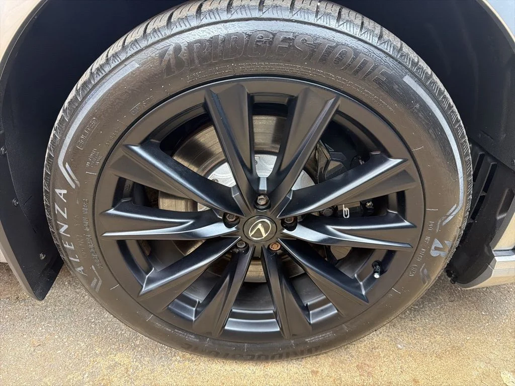 Used 2024 Silver Lexus 500h F SPORT Performance image 32