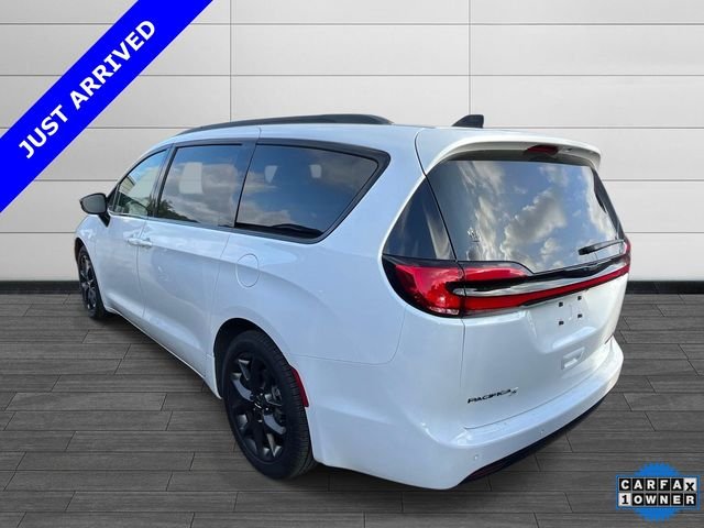 Certified Used 2025 White Chrysler Limited image 8