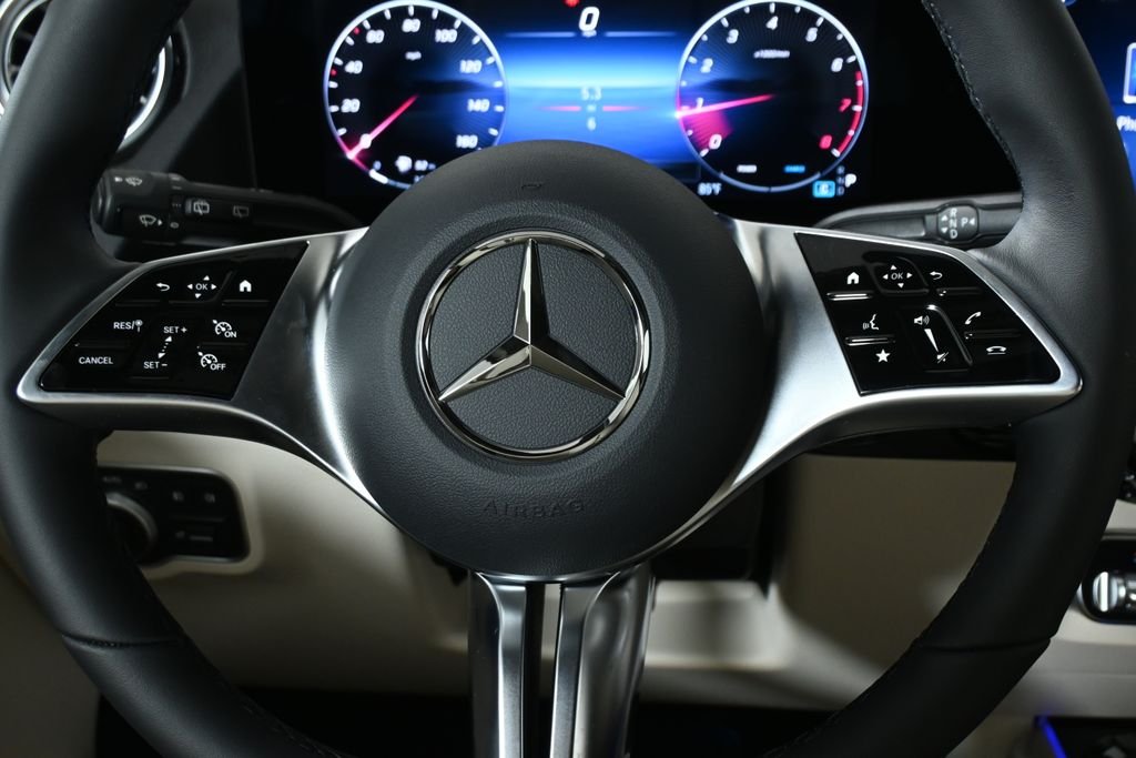 New 2026 Polar White Mercedes-Benz GLA 250 image 9