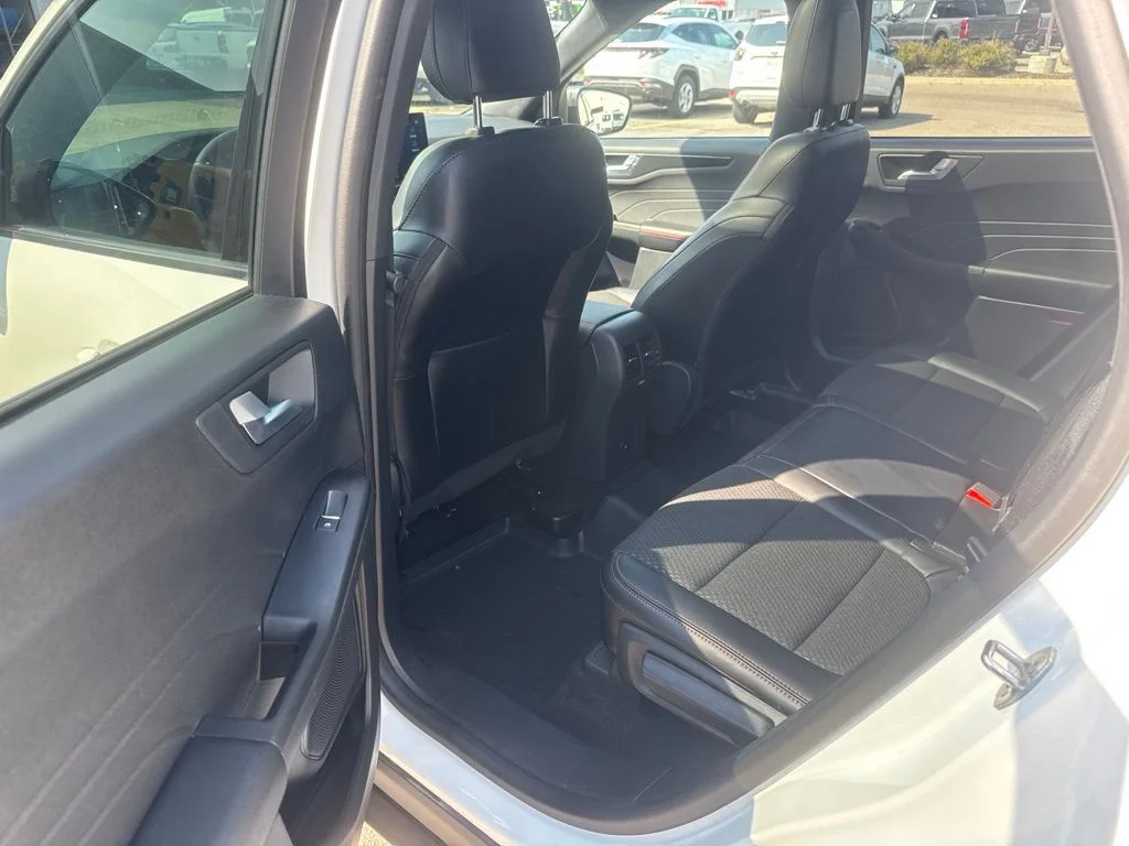 Used 2024 White Metallic Ford ST-Line image 24
