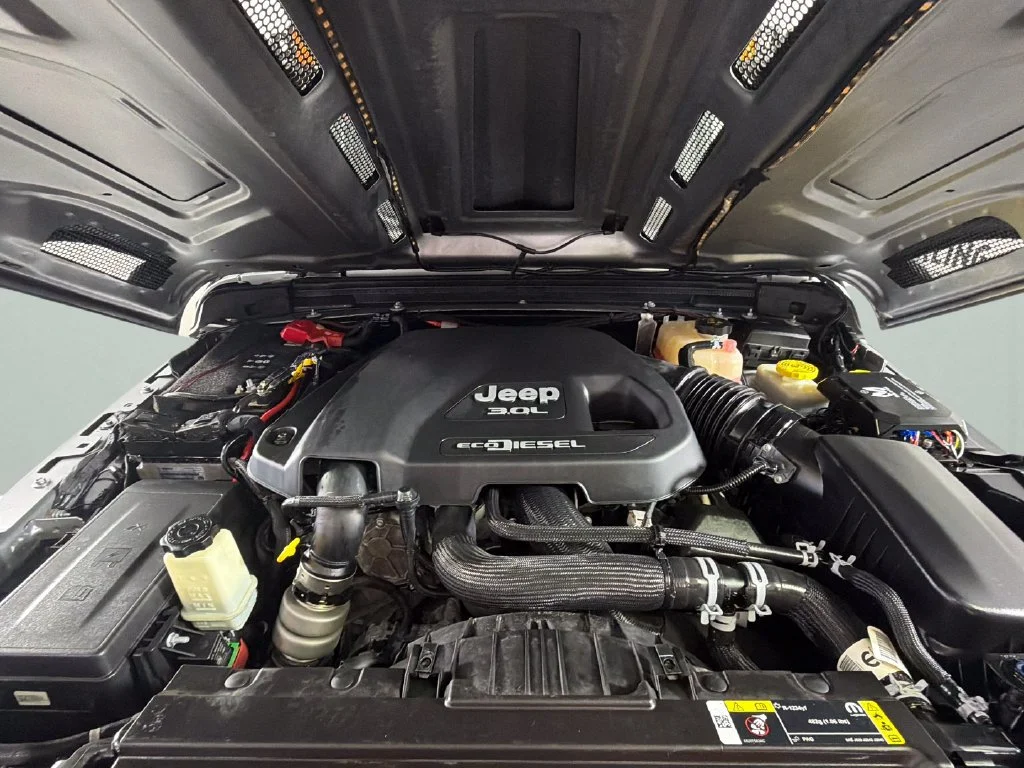 Used 2021 Silver Jeep Unlimited Willys image 39