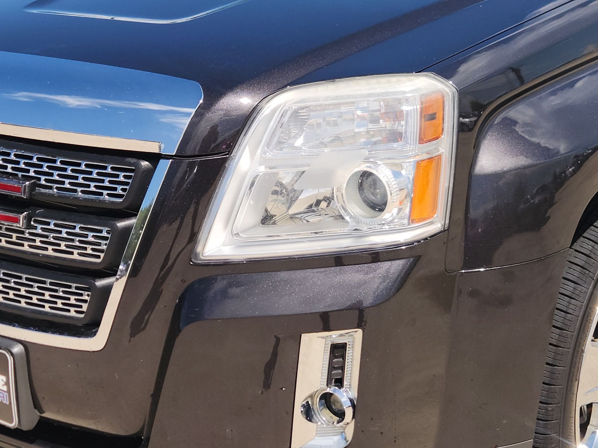 Used 2014 Iridium Metallic GMC SLT image 10