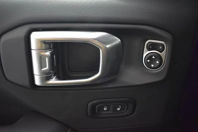 New 2026 Reign Exterior Paint Jeep Sahara image 22