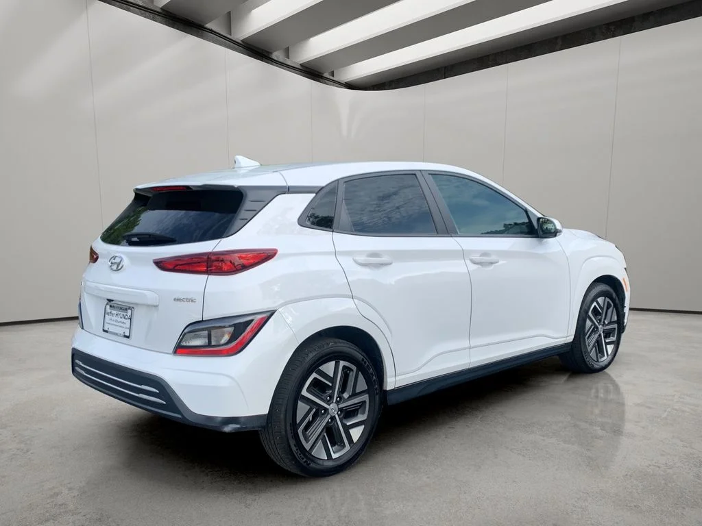 Certified Used 2023 Lunar White Hyundai SEL image 5