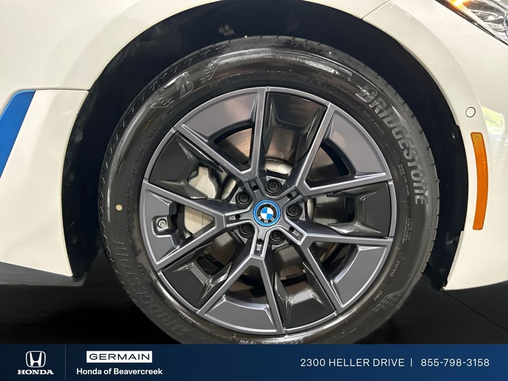 Used 2023 Alpine White BMW eDrive40 image 28