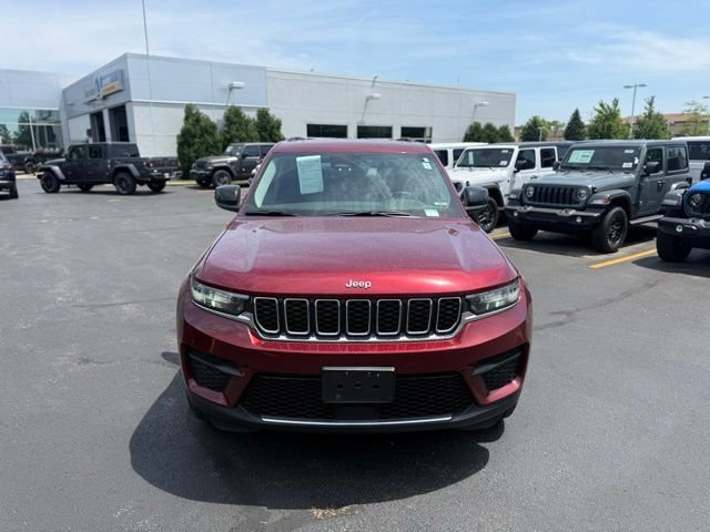 Certified Used 2023 Velvet Jeep Laredo image 7