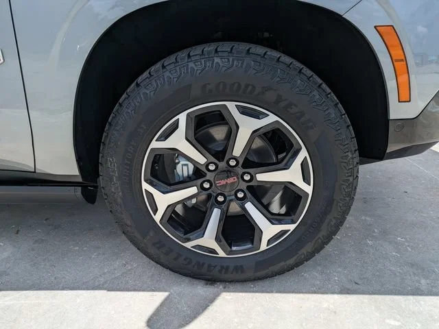 2026 GMC Yukon AT4 - Photo 11