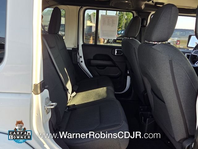 Used 2024 White Jeep Sahara image 14